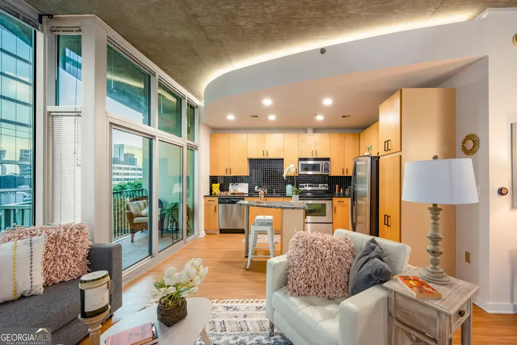 923 Peachtree Street Ne 825, Atlanta