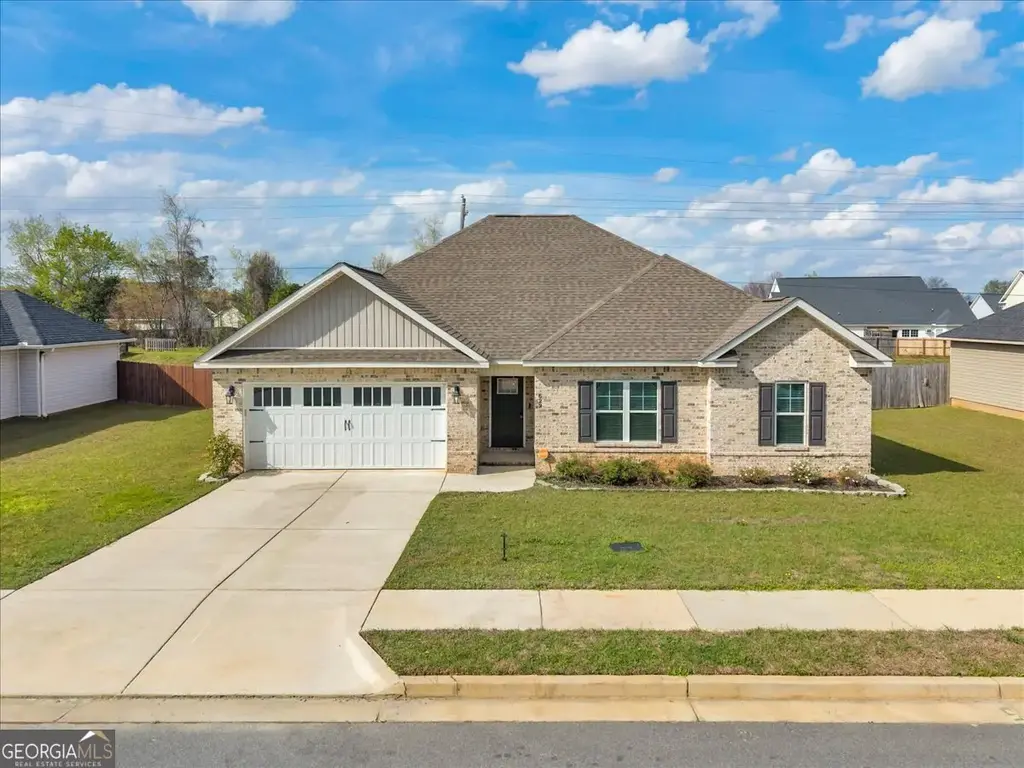 629 Broderick Circle, Warner Robins