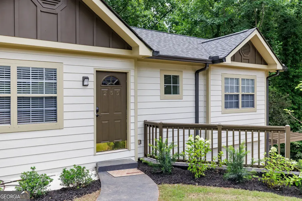 255 Pine Valley Drive, Athens