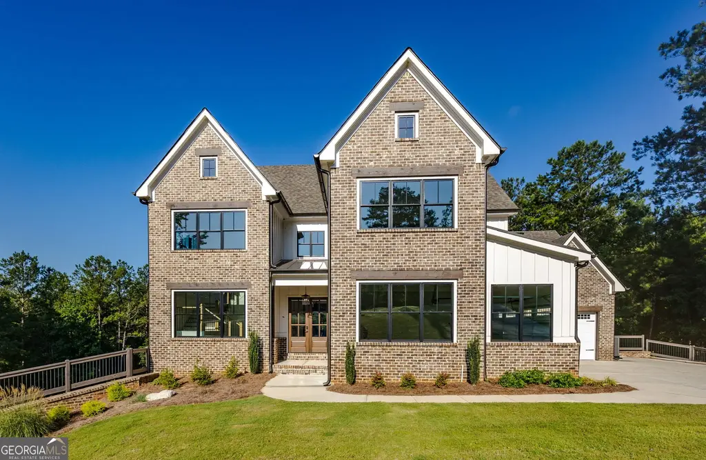 615 Forest Pointe Drive, Forsyth