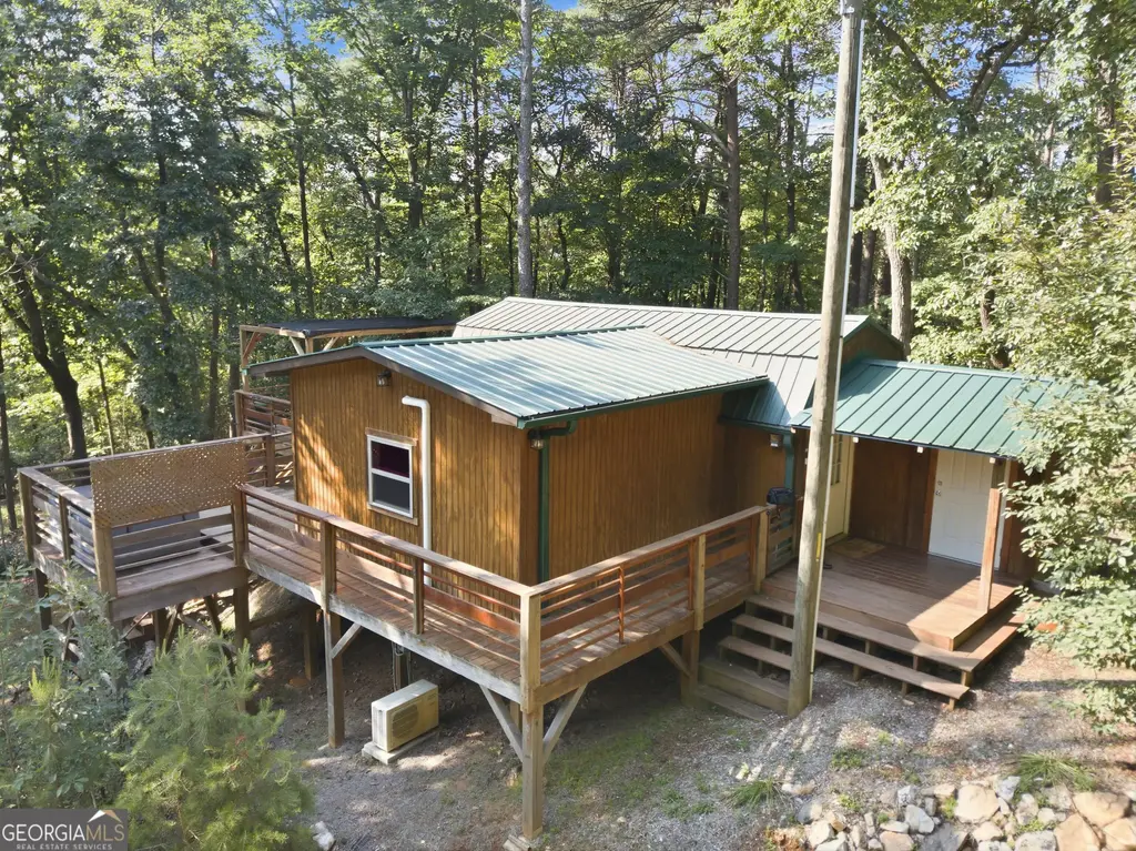 225 Overlook Circle, Clarkesville
