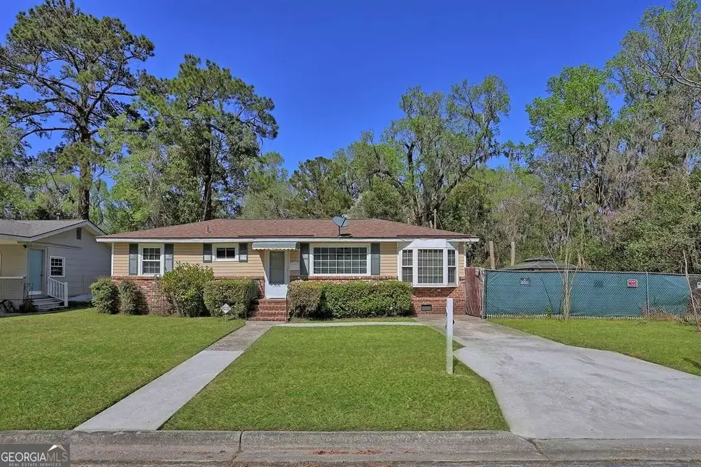 2444 E 39th Street, Savannah