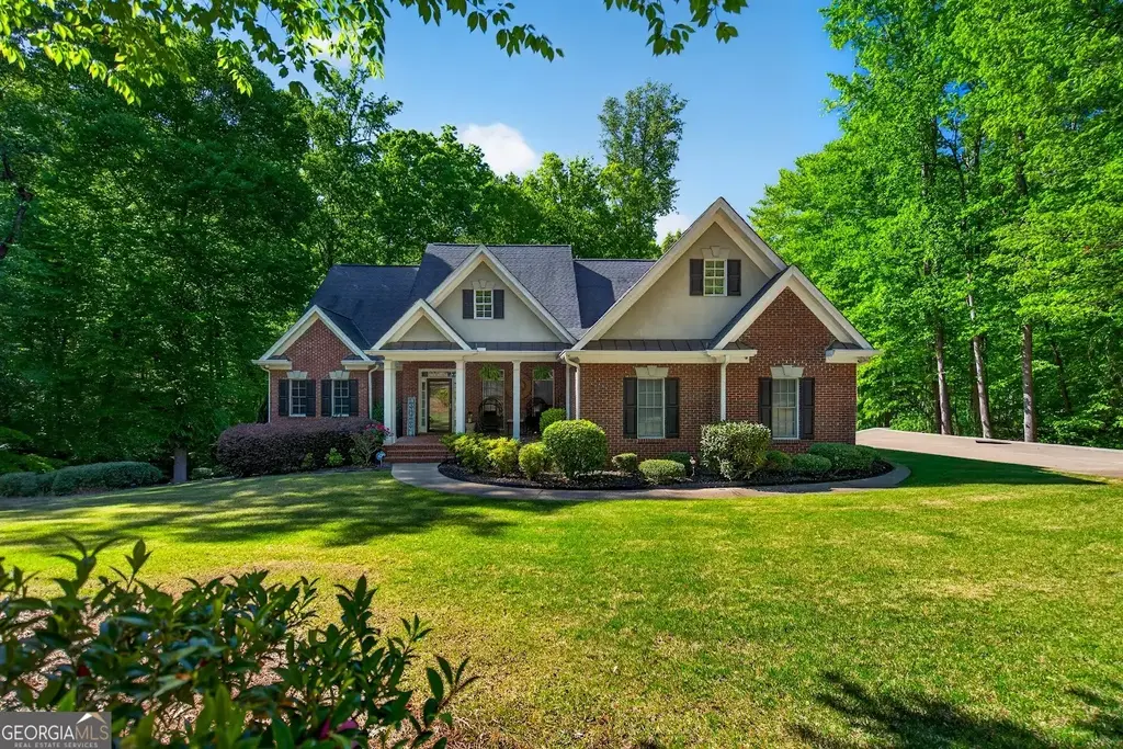 205 River Oaks Drive, Lagrange