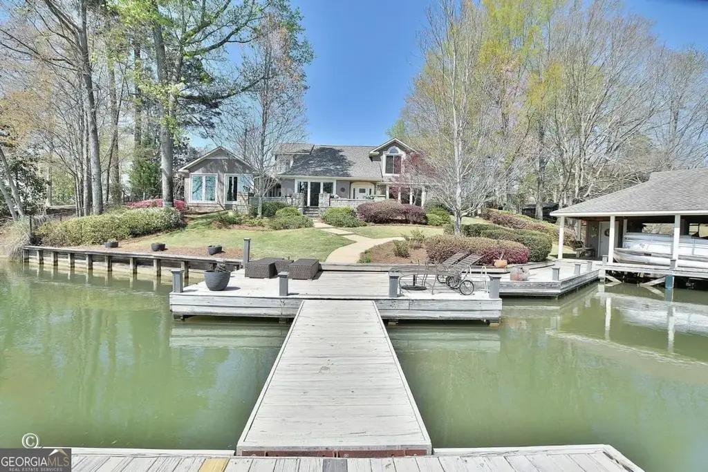 239 Robin Drive, Hamilton