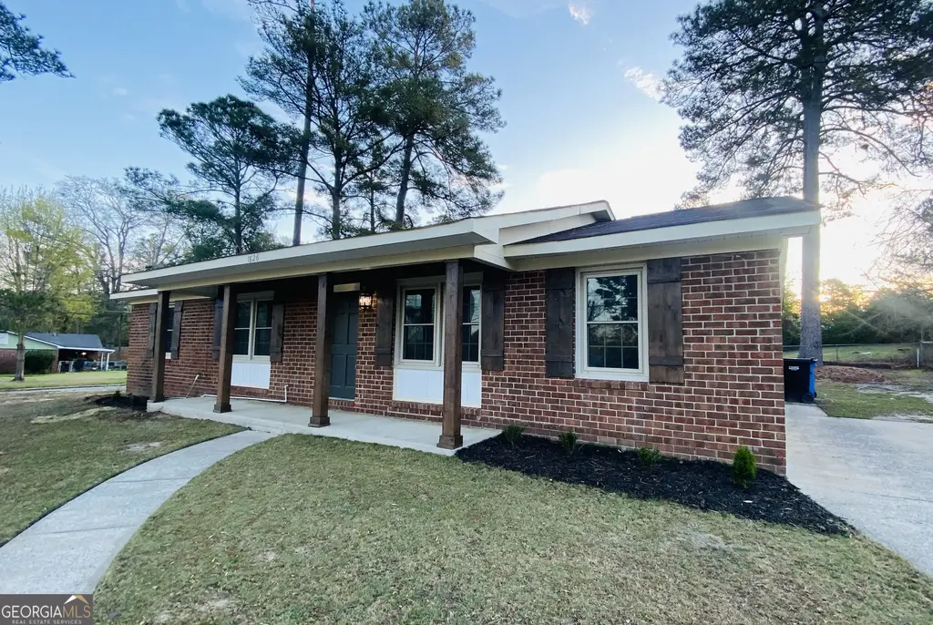 1826 Woodhollow Drive, Columbus