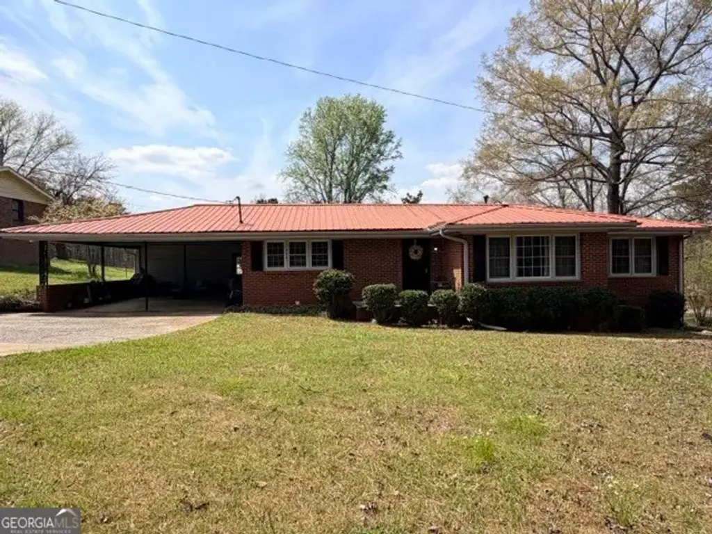 226 Lake Laurel Road Ne, Milledgeville