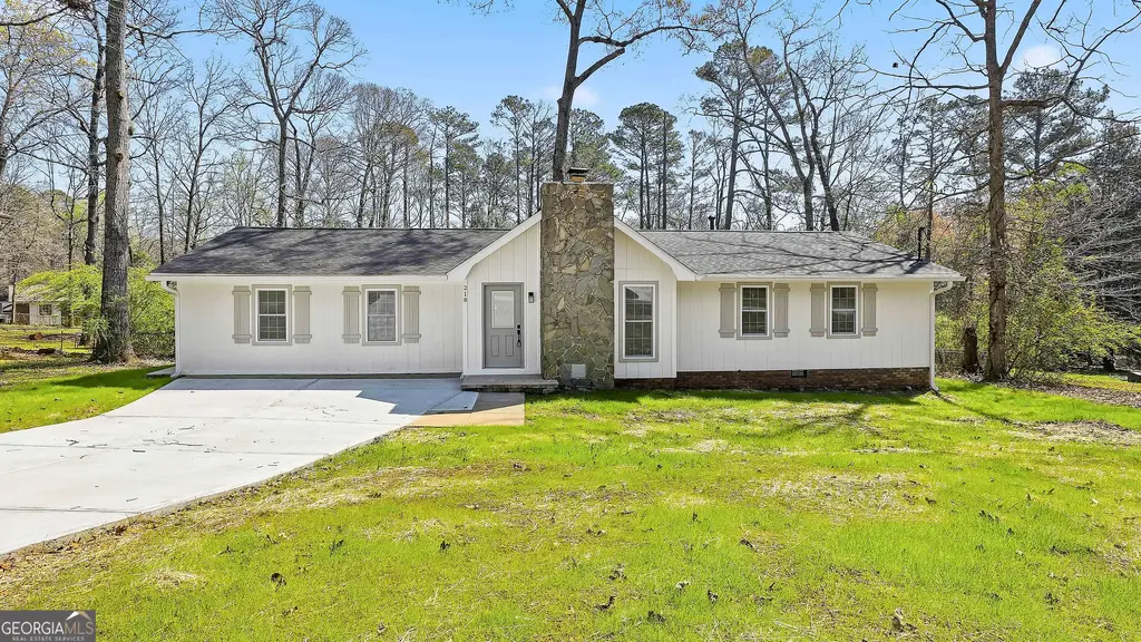218 Hyde Circle, Newnan