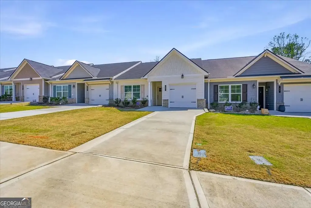 37 Silver Leaf Lane 39, Dawsonville