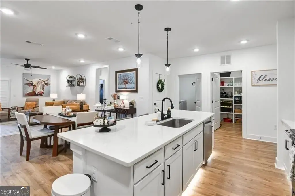 3351 Orwell Way 2401, Cumming