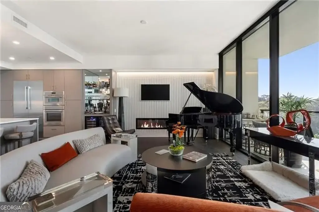 2425 Peachtree Road Ne 707, Atlanta