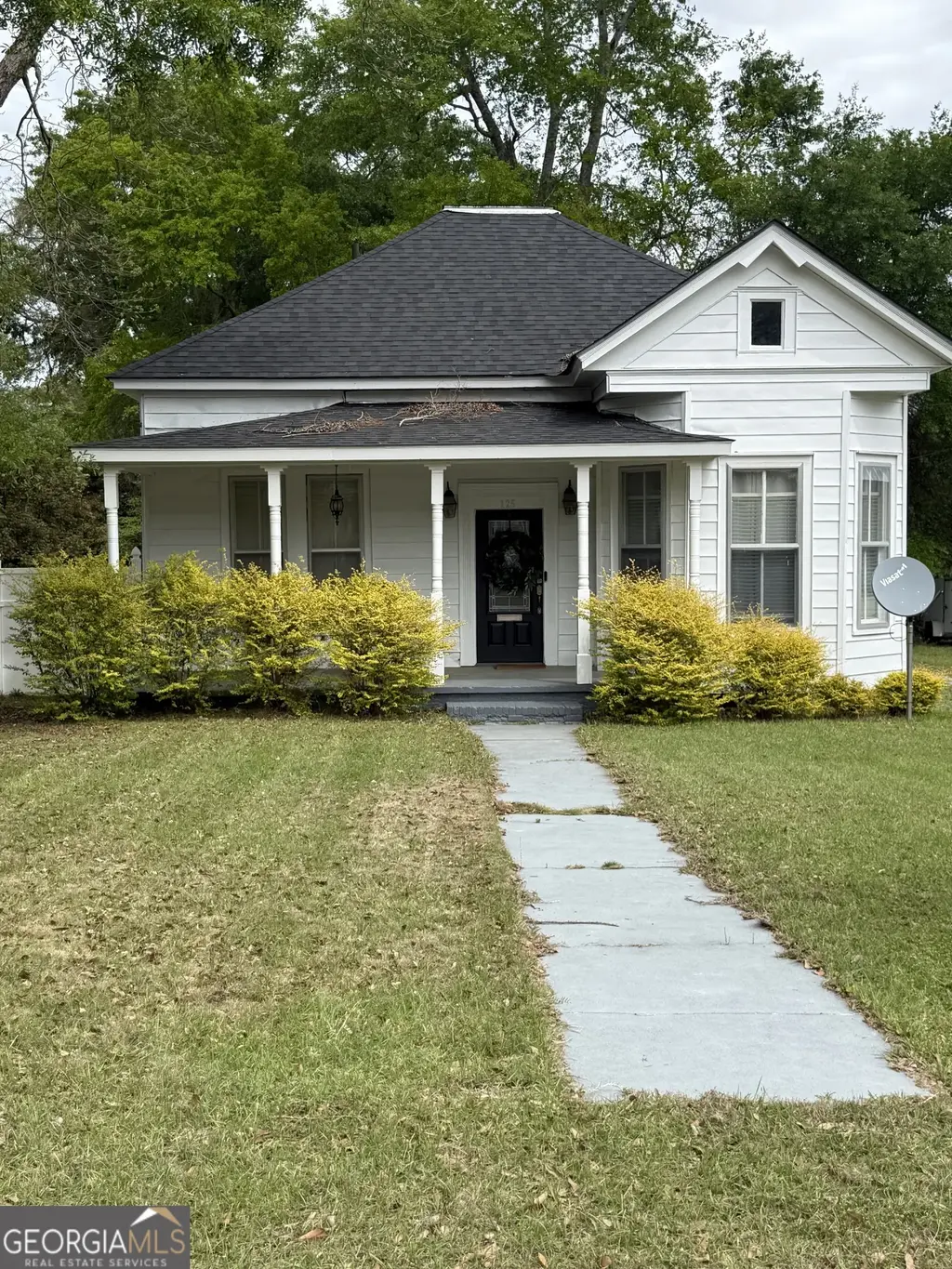 125 Creighton, Eastman