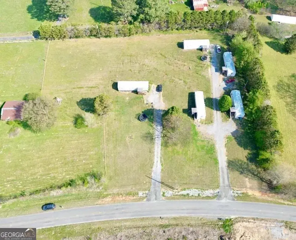 821 Dunn Road E, Crandall