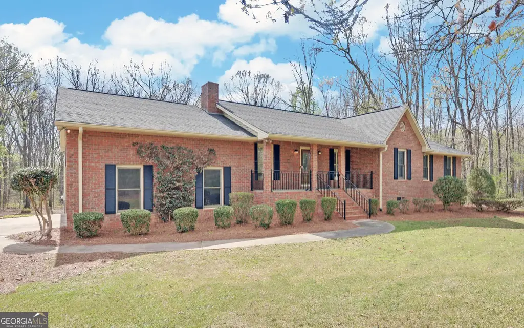 197 Woodland Way, Dewy Rose