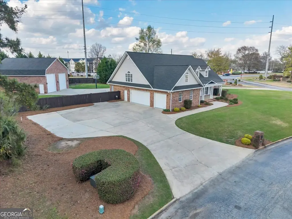 32 Willow Lake Drive, Warner Robins