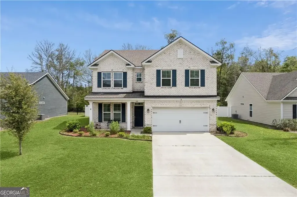 140 Clearwater Drive, Brunswick