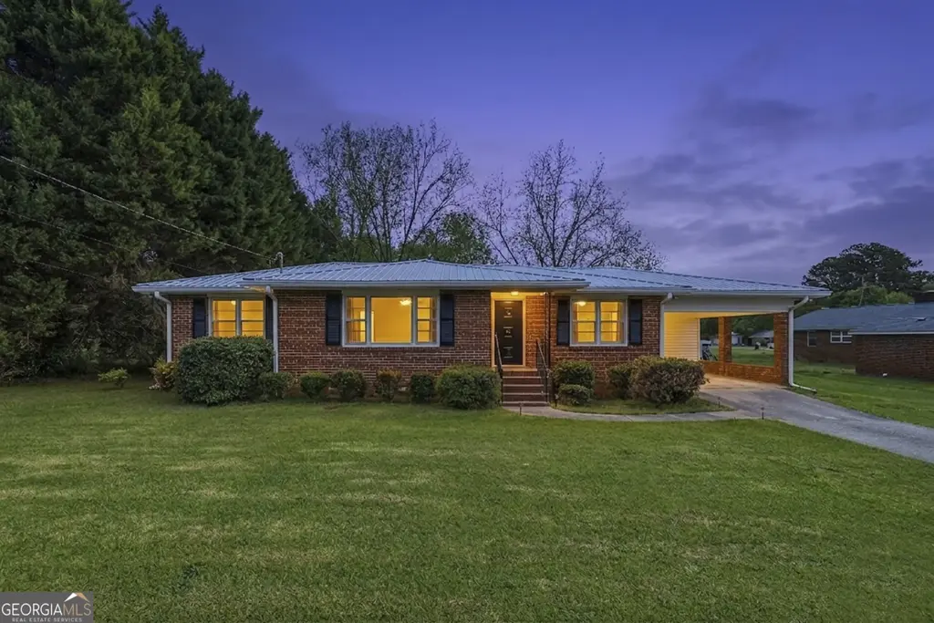 93 Carlton Avenue, Union Point