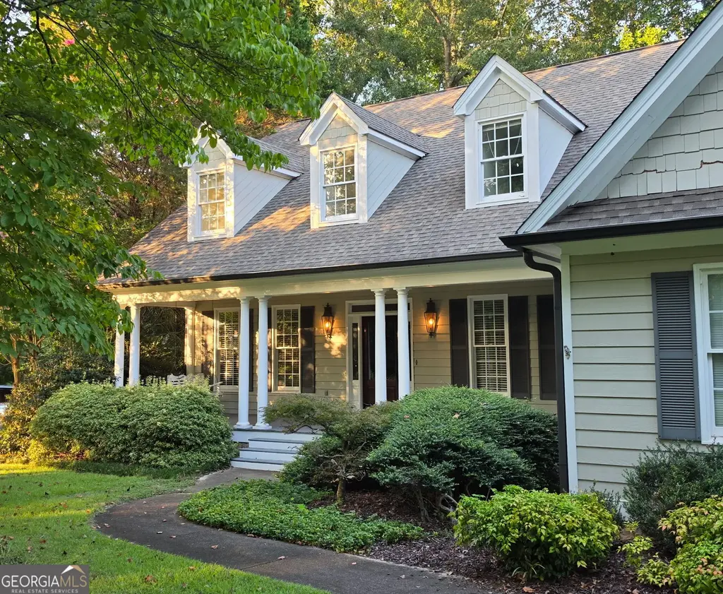 187 Shoreline Circle, Newnan