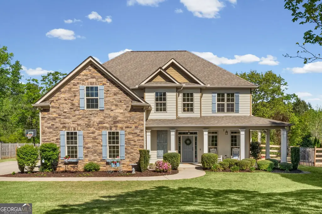 15 Austin Storey Circle, Newnan