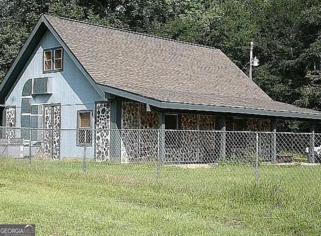 305 Cottonton Road, Pittsview