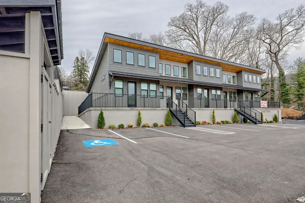 21 Valley Street 3, Clayton