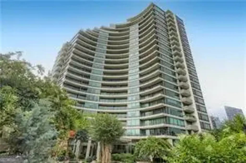 700 Park Regency Place Ne Apt 603, Atlanta