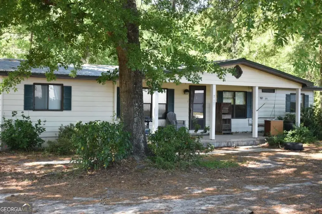 2607 Cecil Nobles Highway, Ludowici