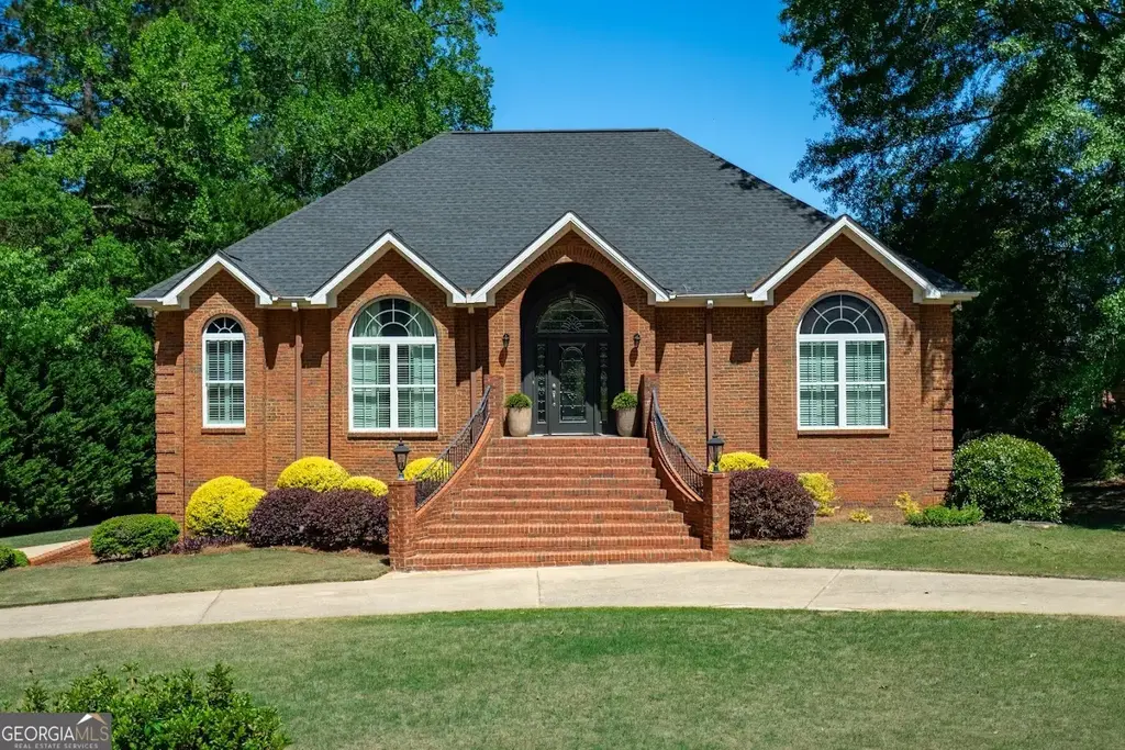 910 Piney Woods Drive, Lagrange