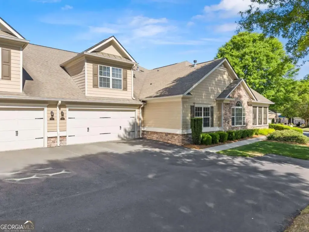 1320 Oak Meadows Lane 1802, Cumming