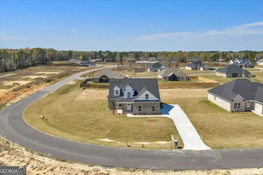 426 Burlington Drive, Lizella