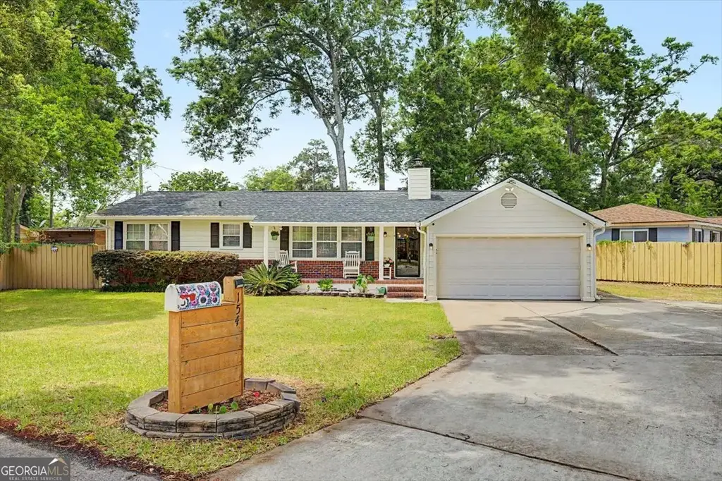 154 Azalea Avenue, Savannah