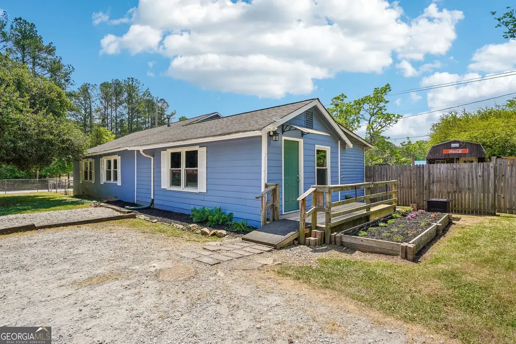 1042 Main Street, Whitesburg