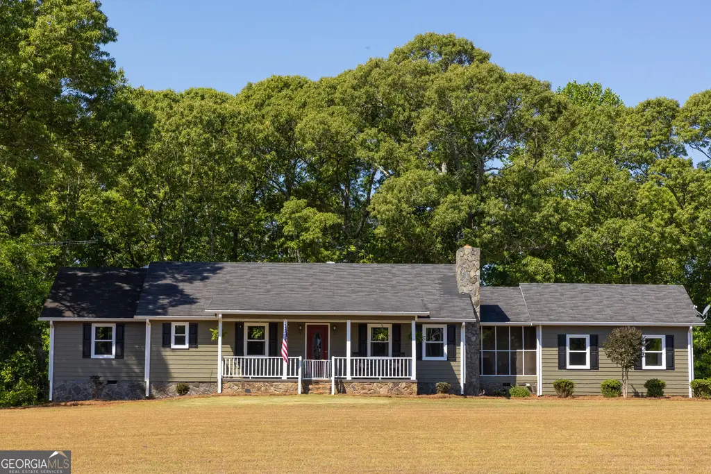 976 Windsweep Farm Road, Thomaston