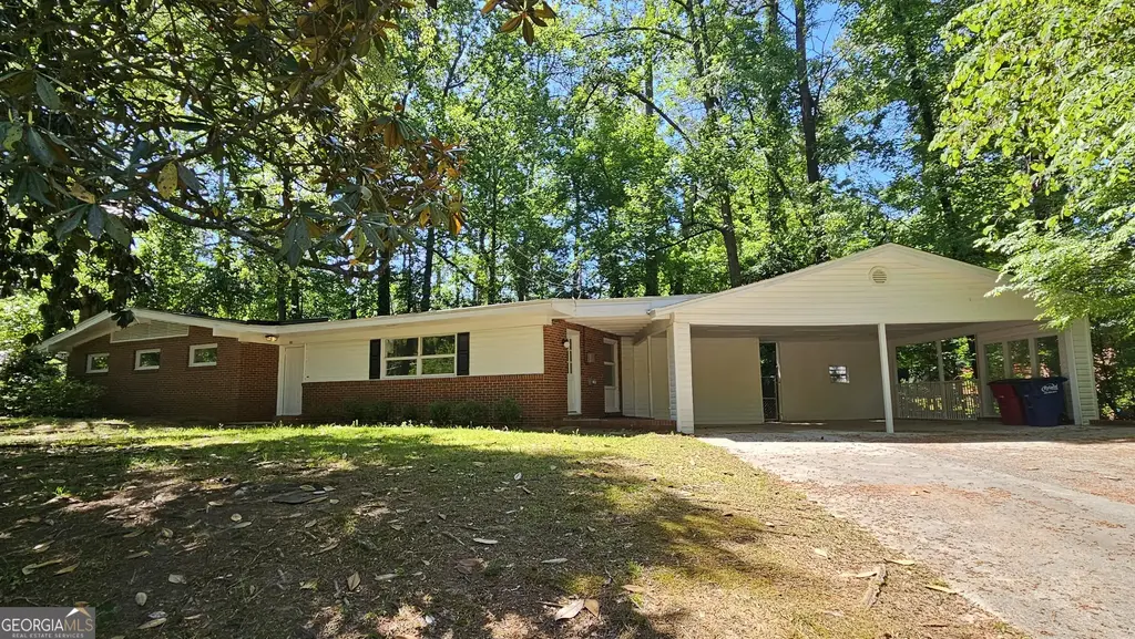 805 Dogwood Circle, Macon
