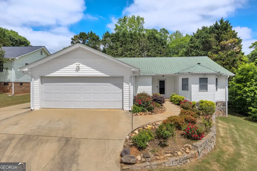 99 Parker Street, Carnesville