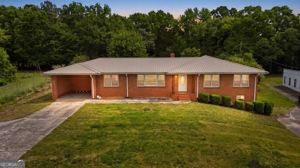 3201 Hwy 17 Alt, Toccoa