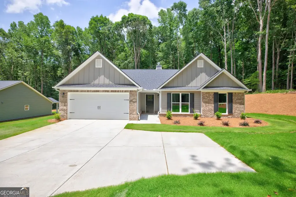 1718 Highway 82 3, Winder