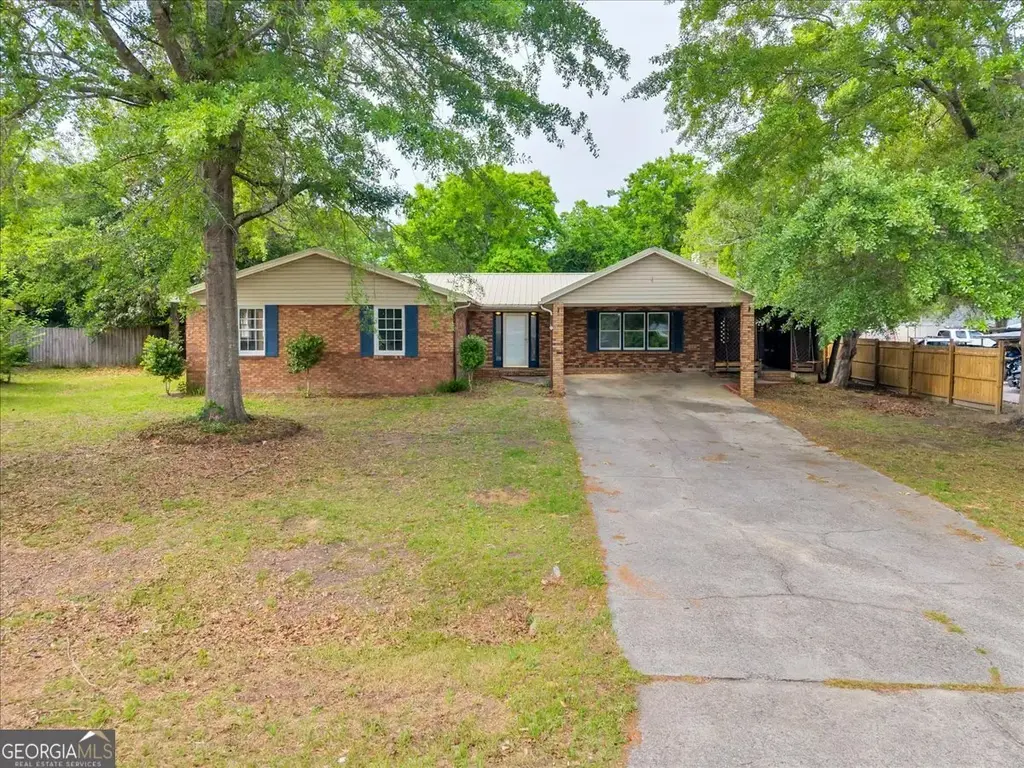 111 Weaver Road, Warner Robins