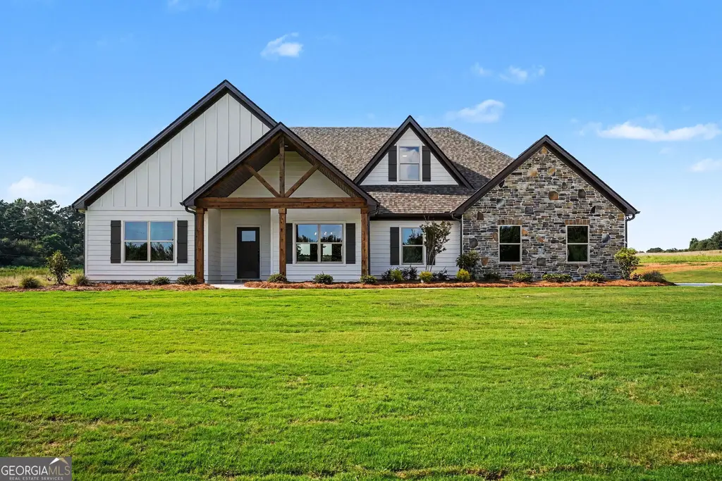355 Merrybrook Road, Williamson