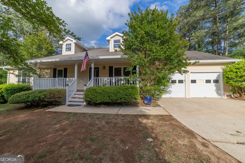 136 Creek Side Drive, McDonough
