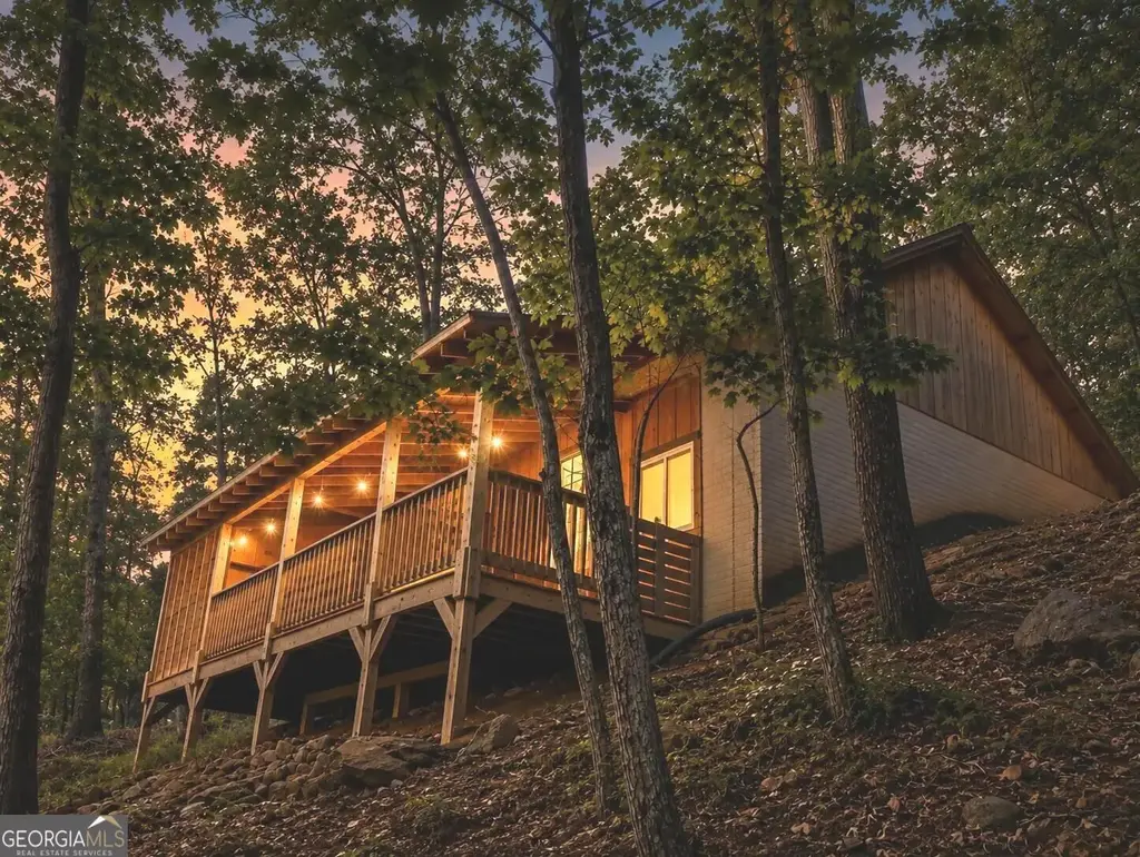 326 Skywood Lane, Cleveland