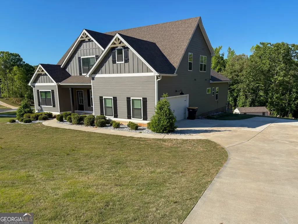 14 Shadybrook Path, Newnan