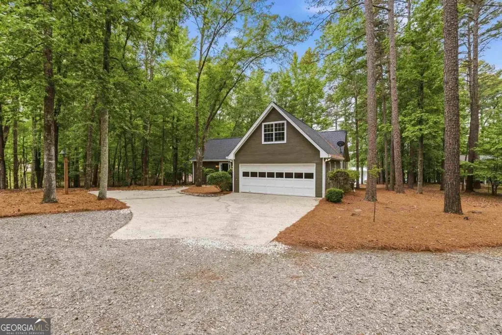 1010 Holmes Drive, White Plains