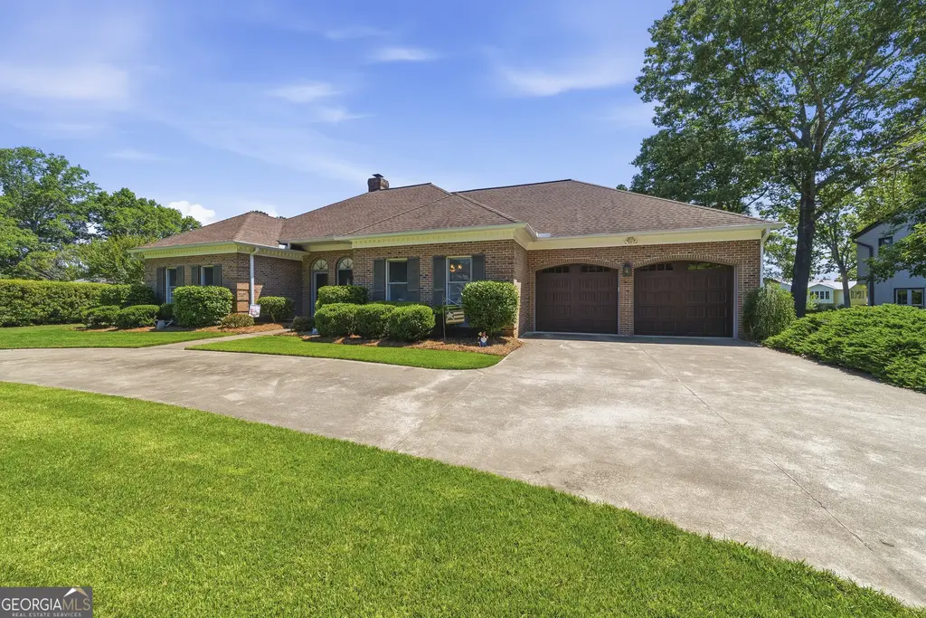 104 Spruce Point, Eatonton