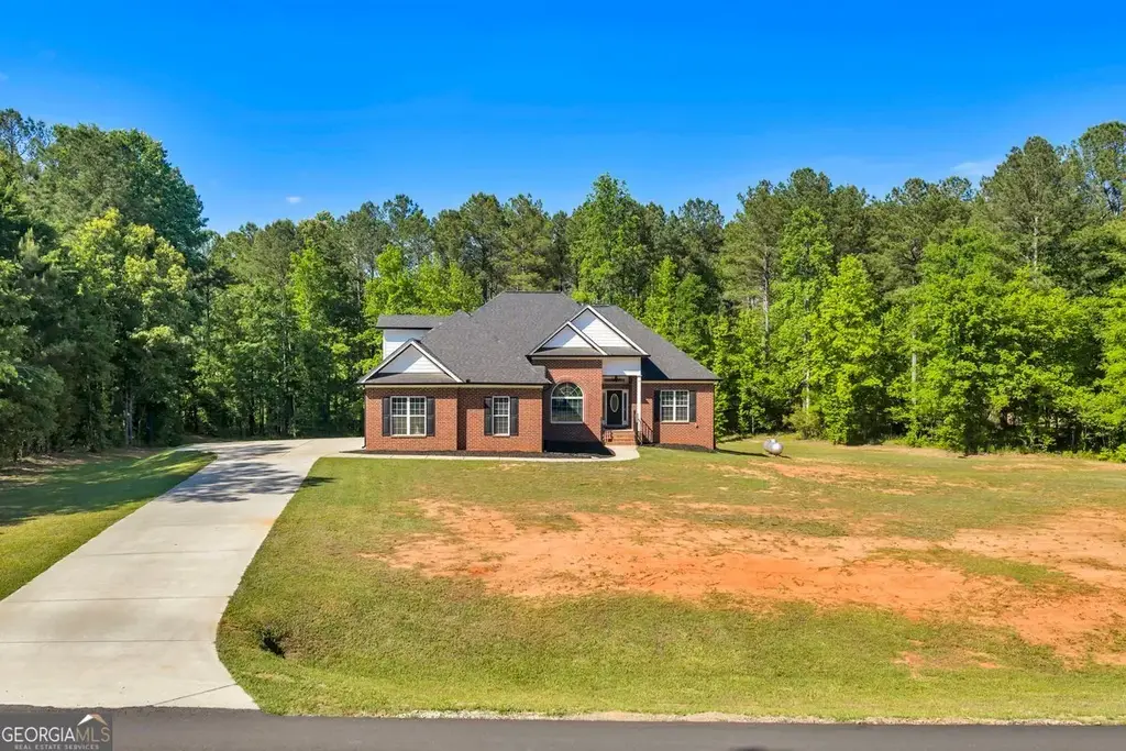 2594 Lassiter Road, Forsyth