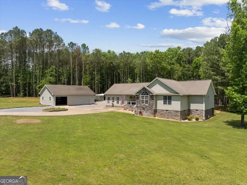 90 Sunset Drive, Summerville