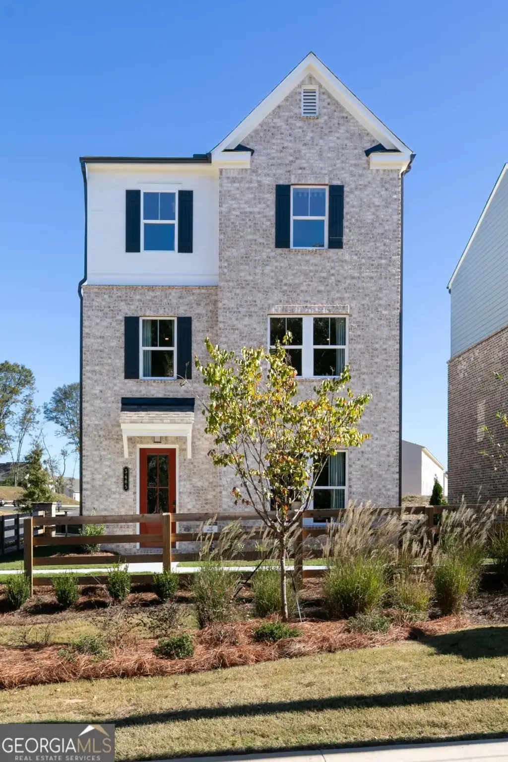 901 Leraes Way, Loganville