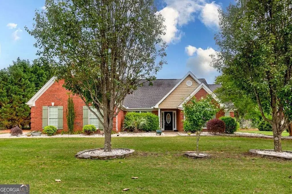 1040 Sapphire Trail, Bogart