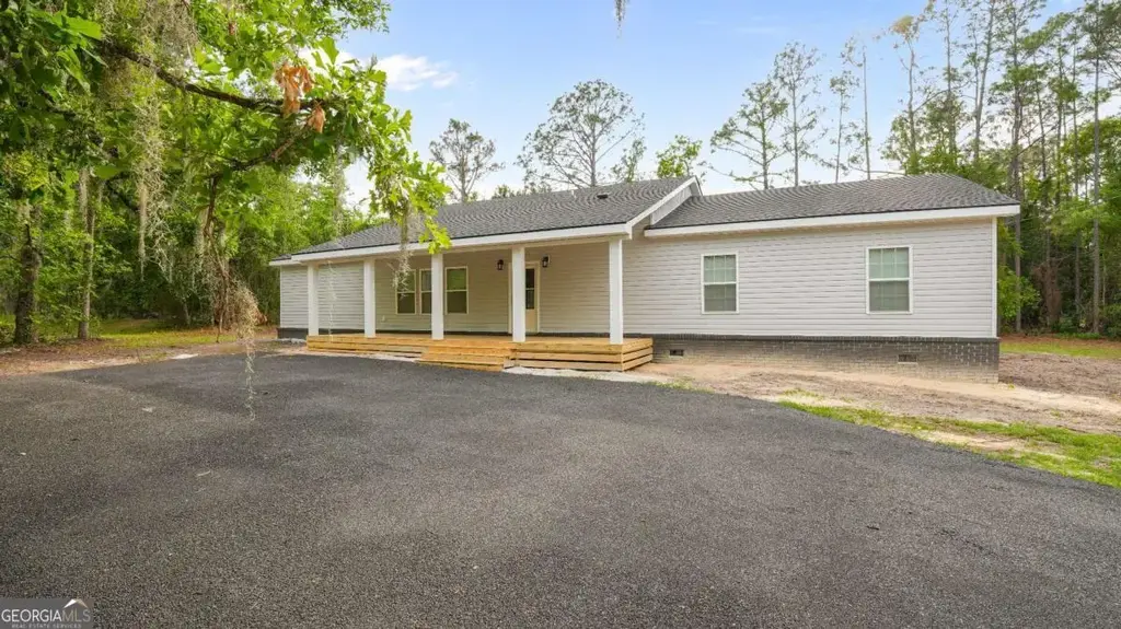 2021 Sparrow Lane, Blackshear