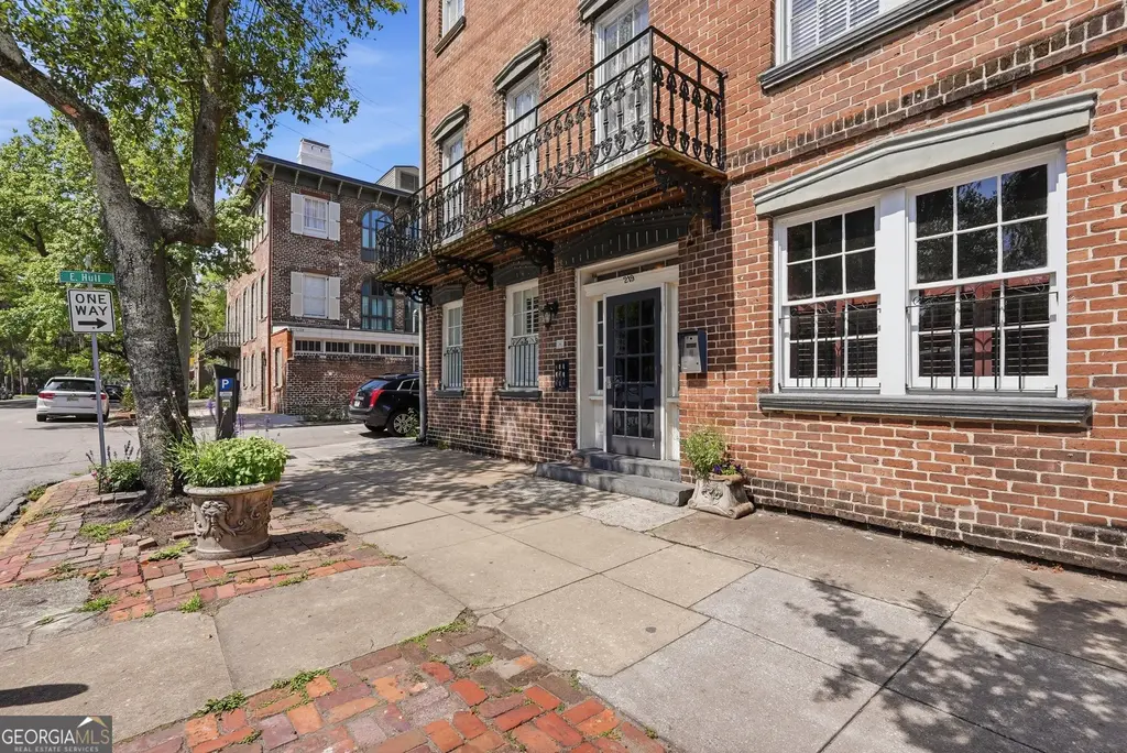 219 Abercorn Street Apt F3, Savannah