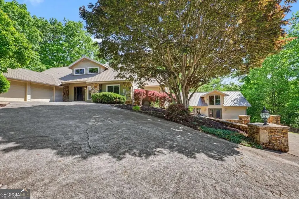 792 Bugscuffle Road, Hiawassee